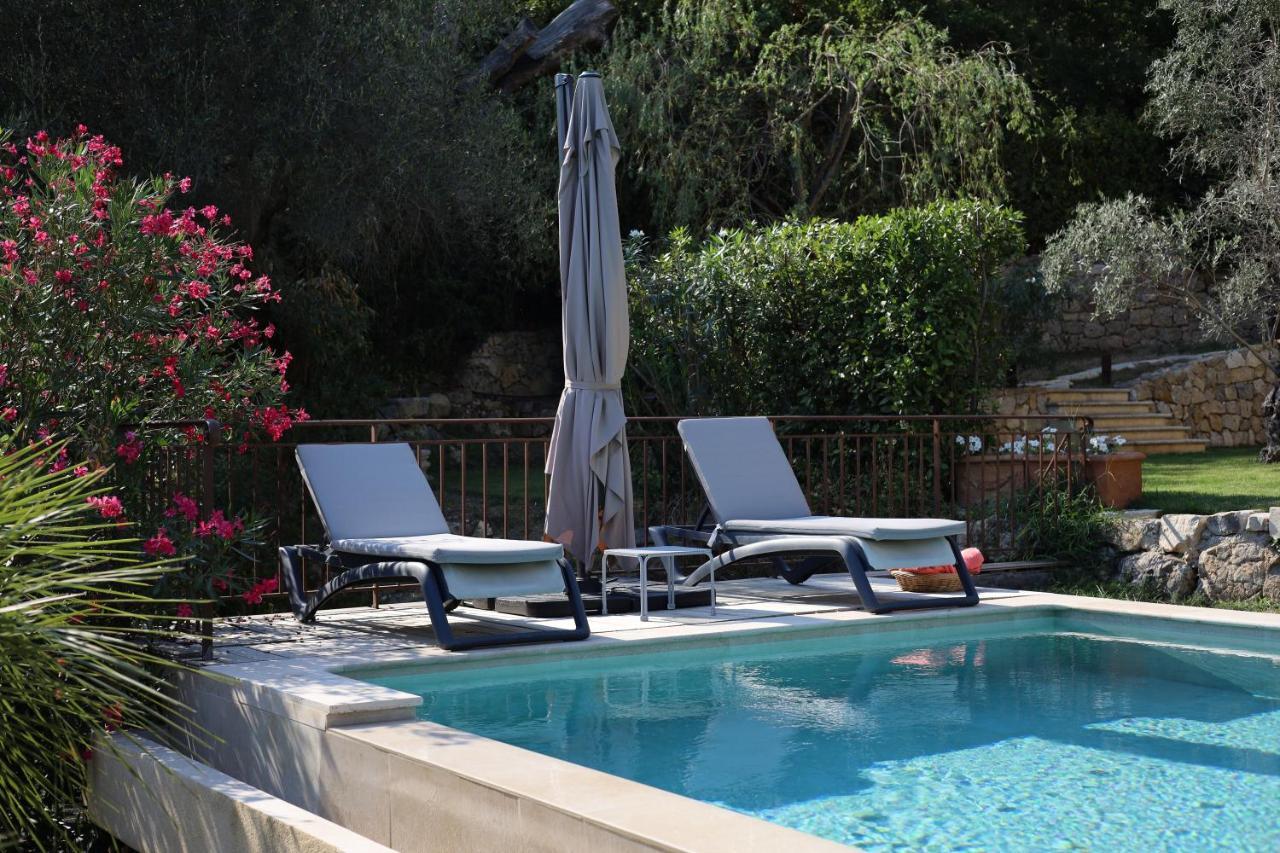 L'Elegante Bastide En Pierre Avec Vue Sur Le Vieux Village De Mougins Exteriör bild