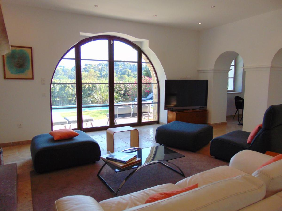 L'Elegante Bastide En Pierre Avec Vue Sur Le Vieux Village De Mougins Exteriör bild