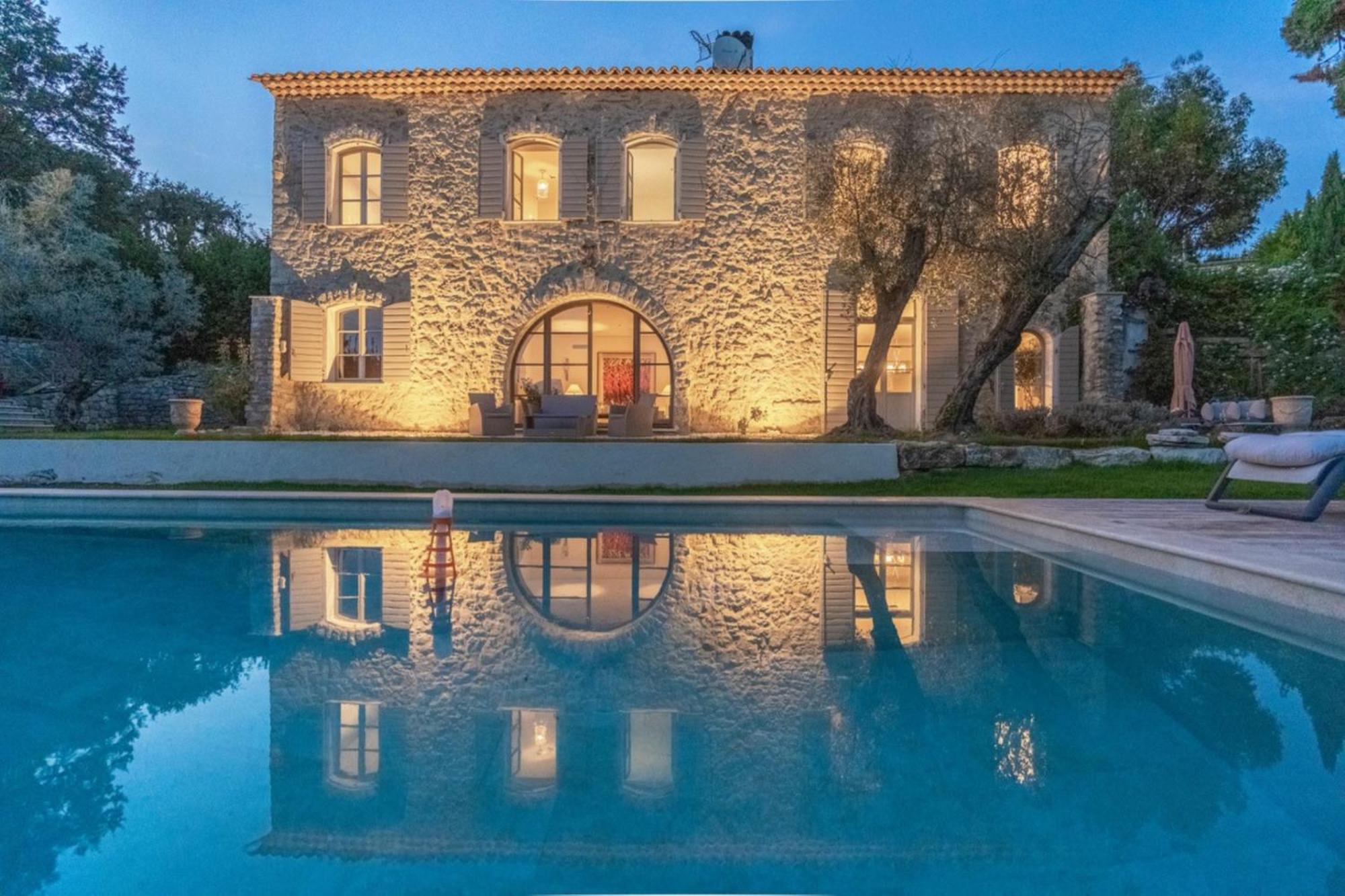 L'Elegante Bastide En Pierre Avec Vue Sur Le Vieux Village De Mougins Exteriör bild